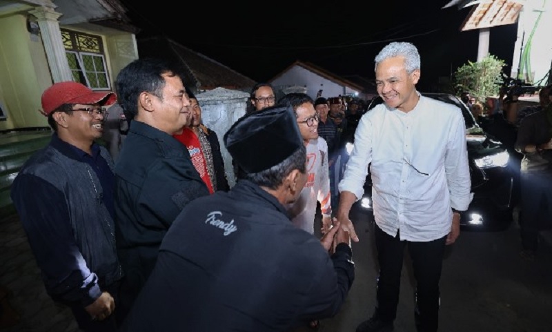 Ganjar Menginap Di Rumah Warga Cianjur Disambut Antusias Dan Diajak