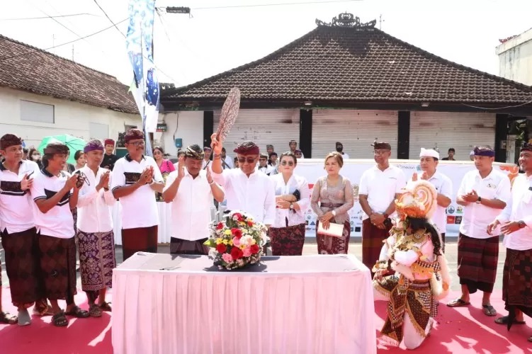 Wali Kota Denpasar: Sesetan Heritage Omed-Omedan Festival Wajib ...